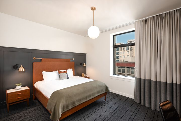 Room 16 of 22