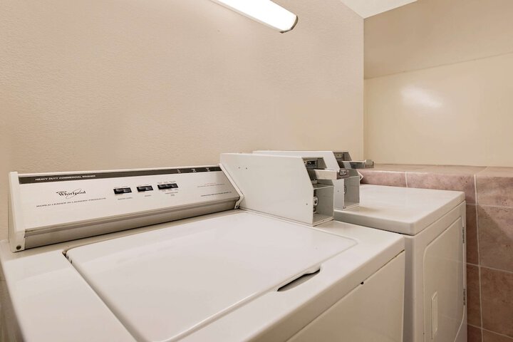 Room 8 of 15