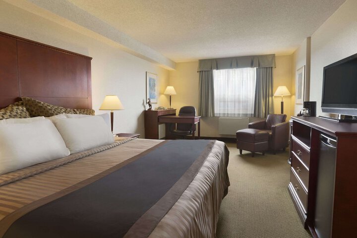 Room 8 of 35