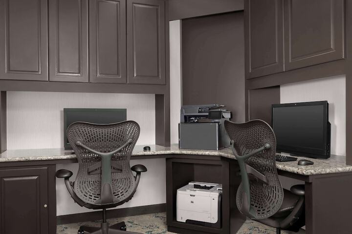 Business Center 44 of 44