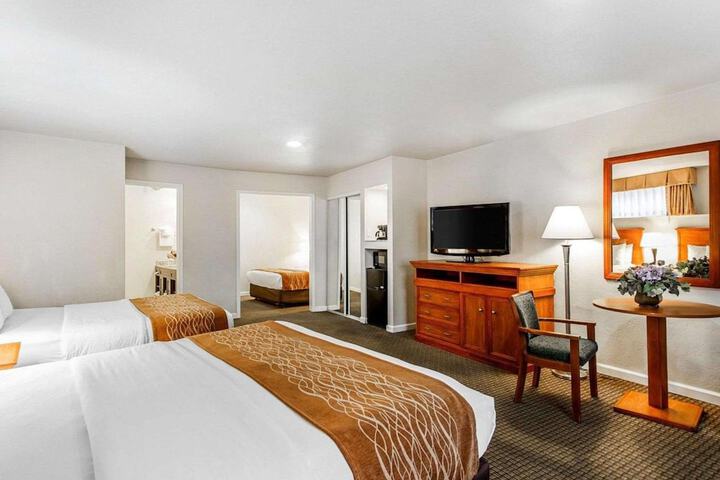 Room 21 of 53