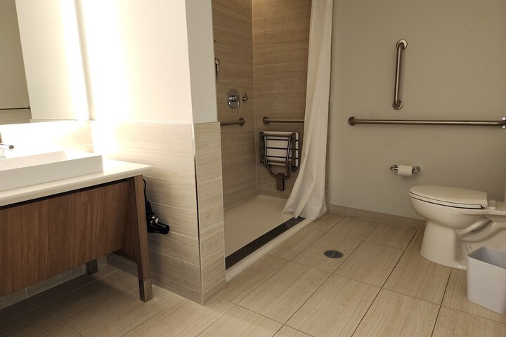 Room 33 of 78