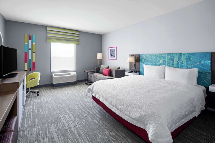 Room 9 of 28