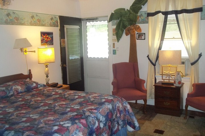 Room 30 of 65