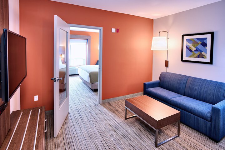 Holiday Inn Express Hotel & Suites Airport Dieppe by IHG