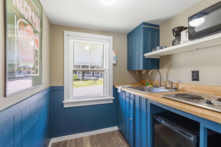 The Beaches Guest Rooms and Cottages