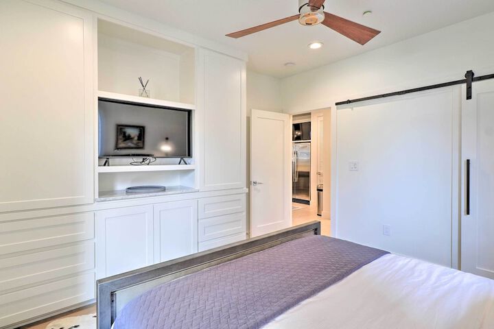 Lake LBJ Condo w / Balcony & Shared Boat Docks