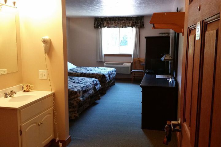 Room 13 of 34