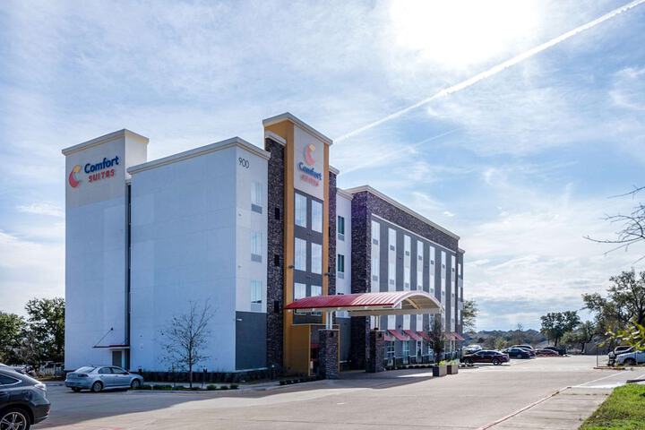 Hotel 4 of 70