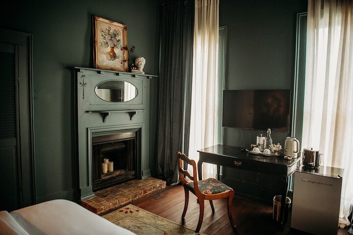 Room 25 of 82