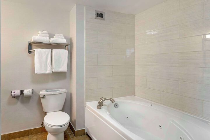 Comfort Inn & Suites Watertown - 1000 Islands