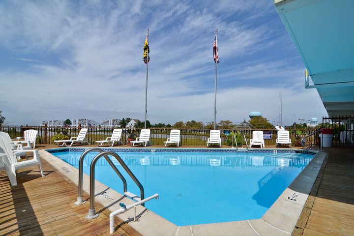 Pool 8 of 25