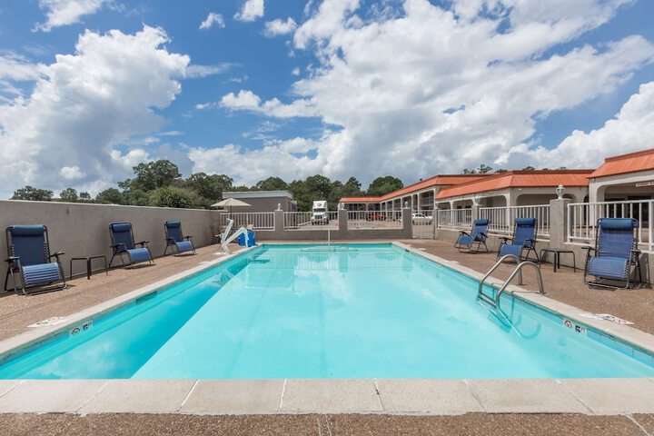 Days Inn by Wyndham Pearl / Jackson Airport
