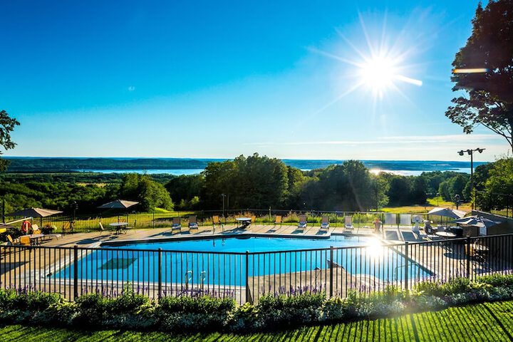 The Lakeview Hotel Shanty Creek Resort
