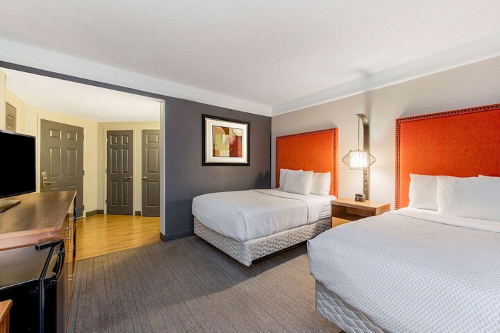 Room 26 of 65