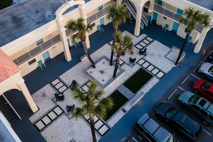Dunes Inn & Suites