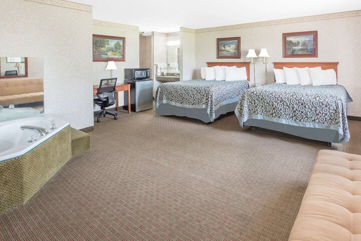 Room 4 of 14
