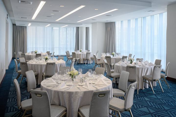 Ballroom/Hall 114 of 118