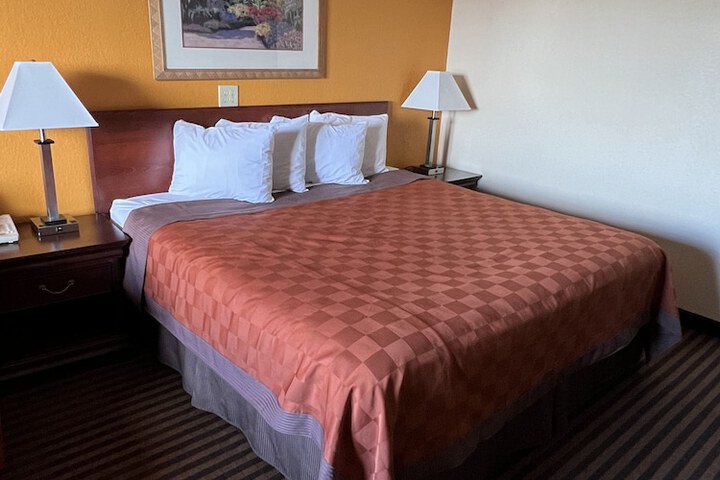 Room 10 of 23