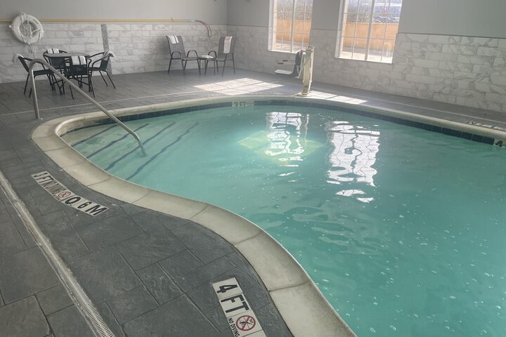 La Quinta Inn & Suites by Wyndham DFW Airport West - Euless
