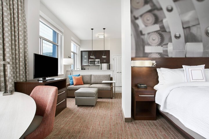 Room 12 of 24