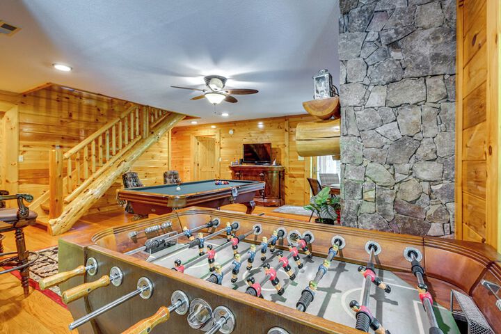 Hike Fish & Golf: Burnsville Retreat w / Deck!