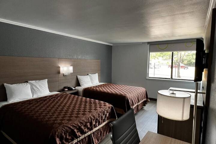 Room 6 of 11