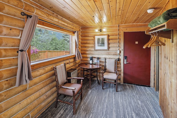 Denali Crows Nest Cabins