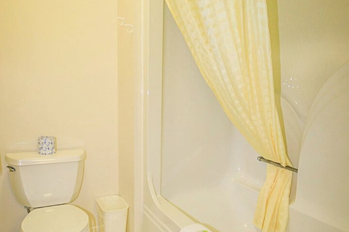 Room 17 of 46