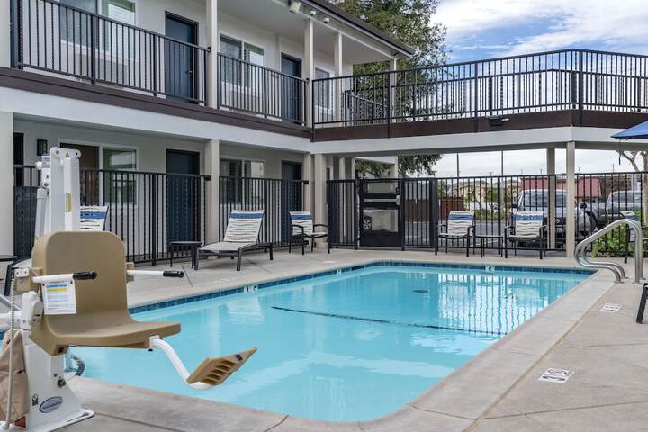 Pool 5 of 54