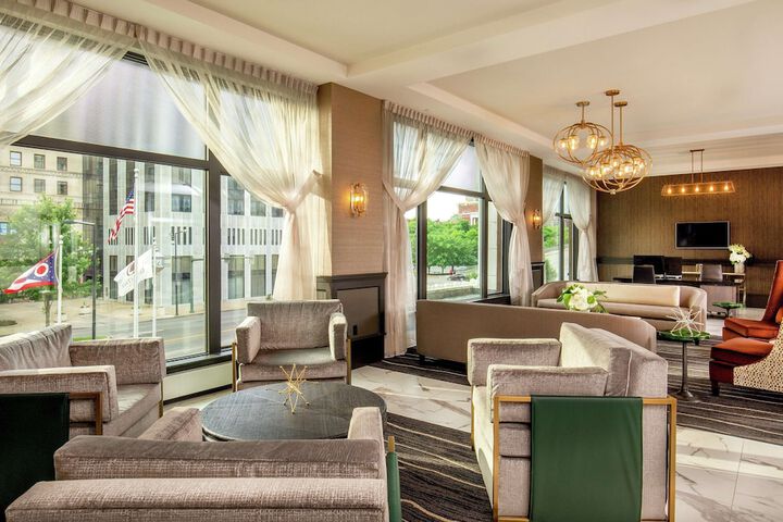 DoubleTree by Hilton Youngstown Downtown
