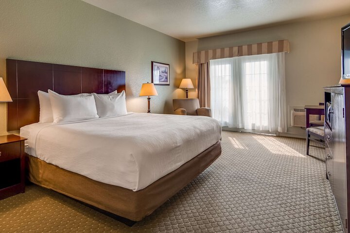 Best Western Plus Bayshore Inn