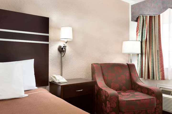 Room 16 of 26
