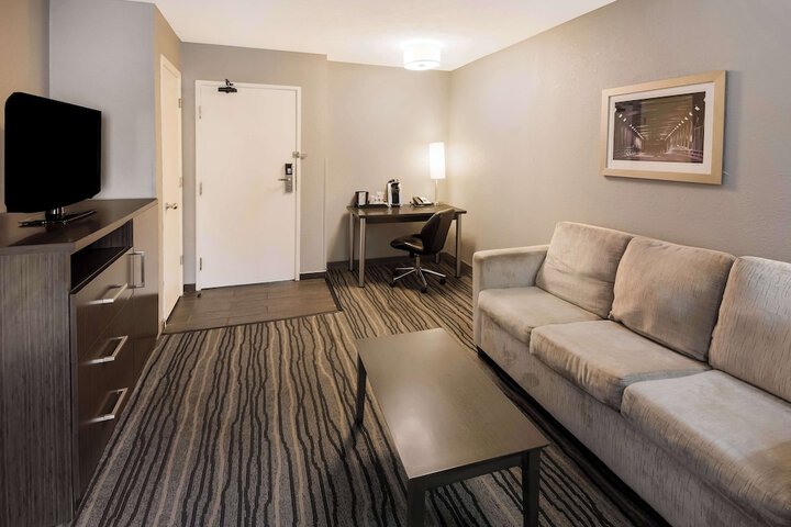 Best Western Riverside Inn