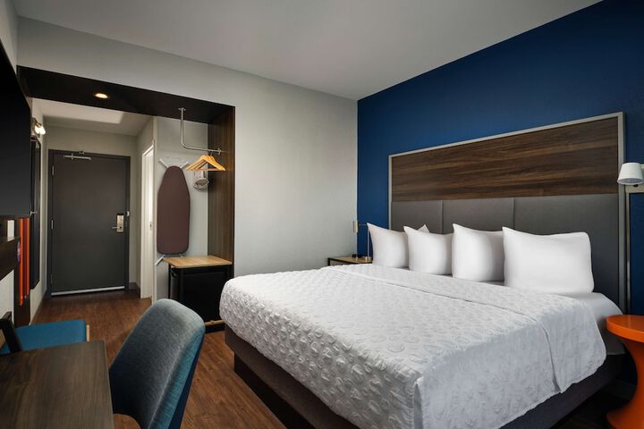 Tru by Hilton Tupelo