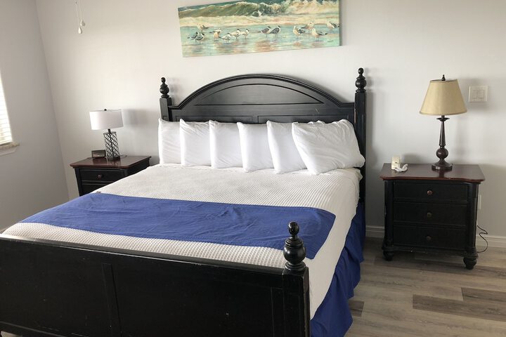 Beachgate CondoSuites and Oceanfront Resort
