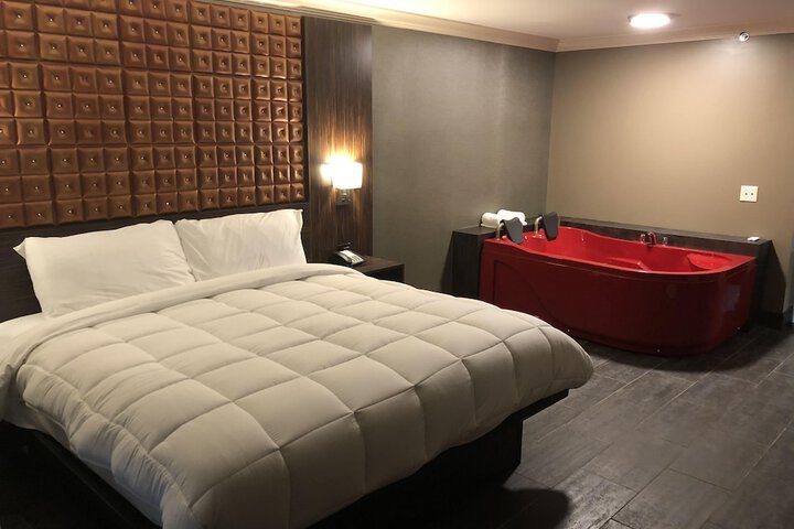 Room 12 of 16