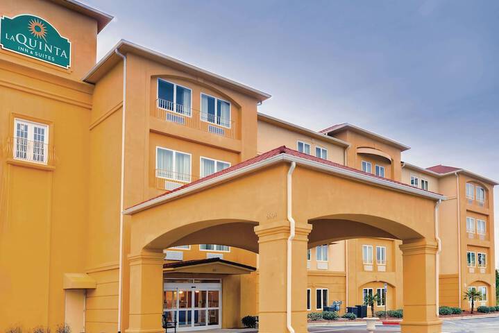 La Quinta Inn & Suites by Wyndham Atlanta-Union City