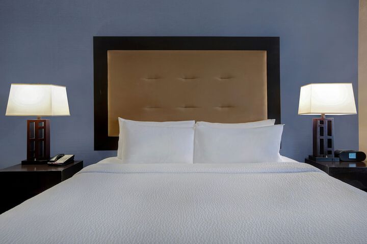 Holiday Inn Detroit Metro Airport by IHG