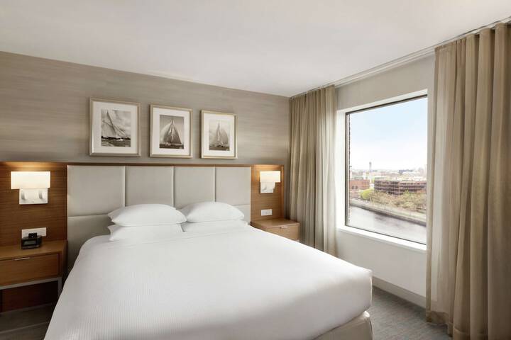 Room 16 of 62