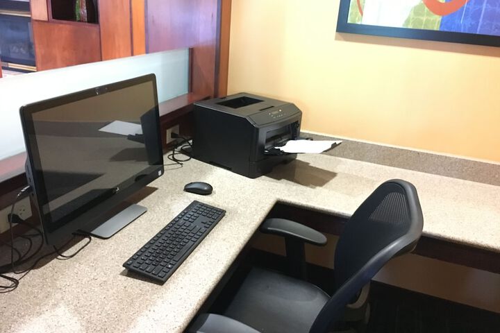 Business Center 76 of 76