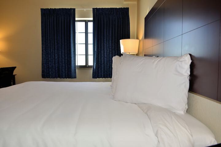 Room 68 of 106