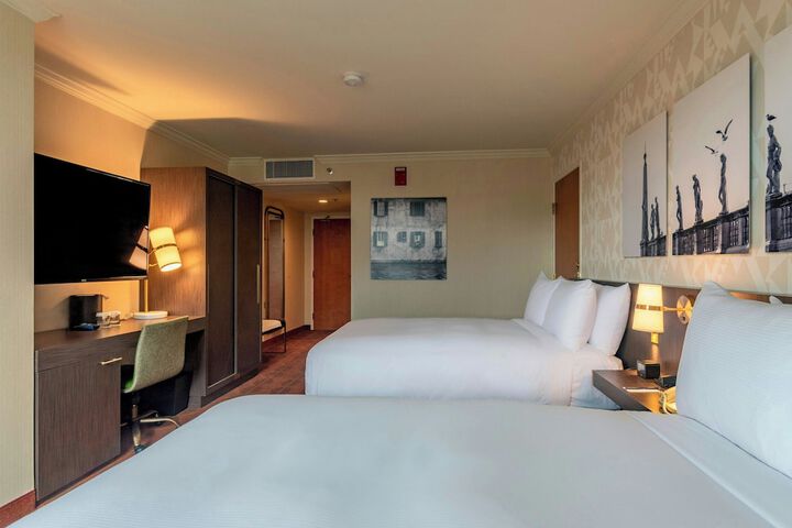 Room 27 of 52