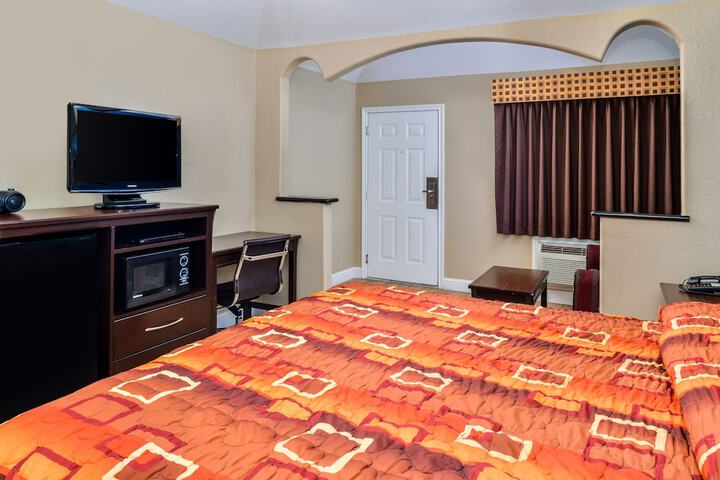 Room 20 of 29