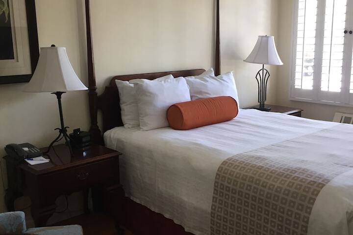 Room 69 of 221
