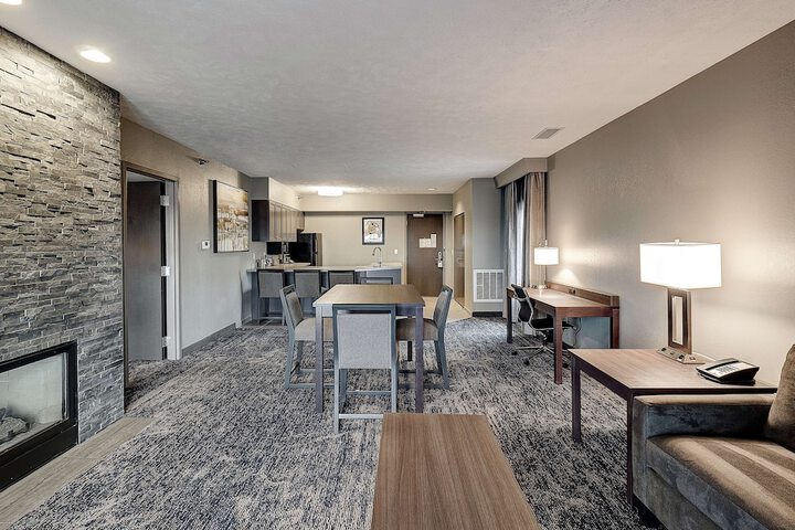 Room 47 of 146