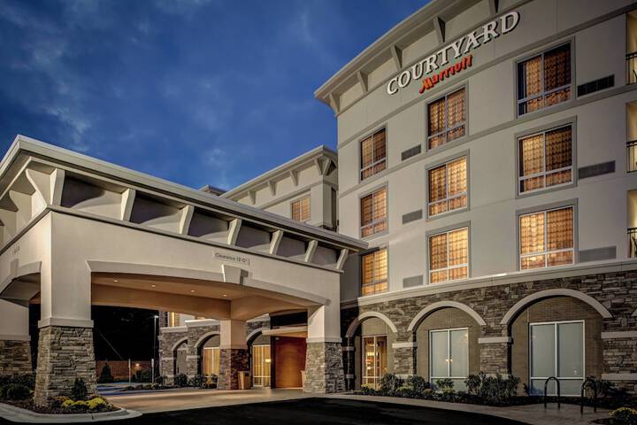 Courtyard Boone