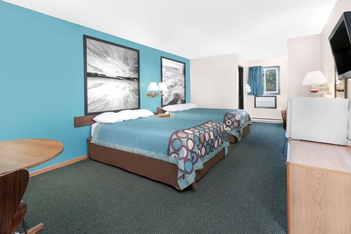 Room 13 of 35