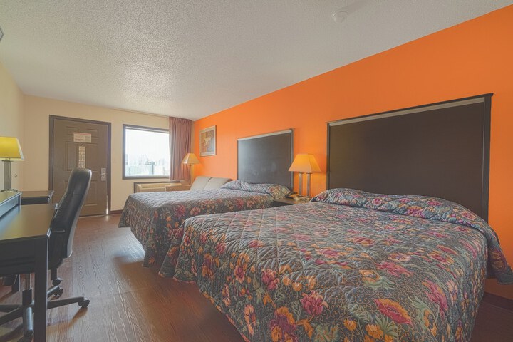 Regency Inn & Suites by OYO Bay City TX