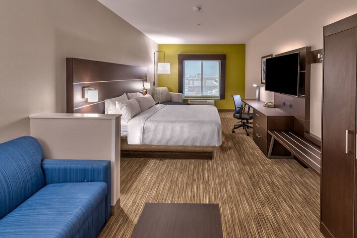 Room 13 of 26